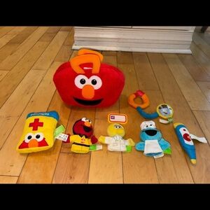 Sesame Street Elmo Medical Play Set - Red and Yellow